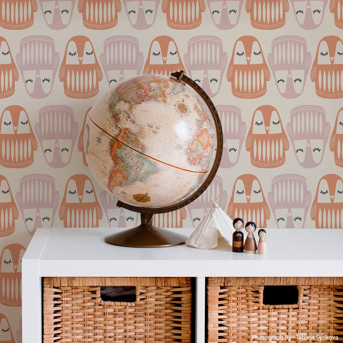 Mapayah DECK Pingoo kids room wallpaper in orange, styled in a bedroom setting