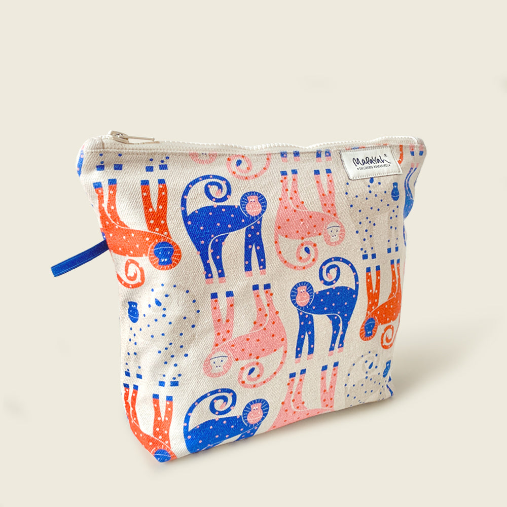 Mapayah TRAVEL Munki kids toilet bag, left angle view