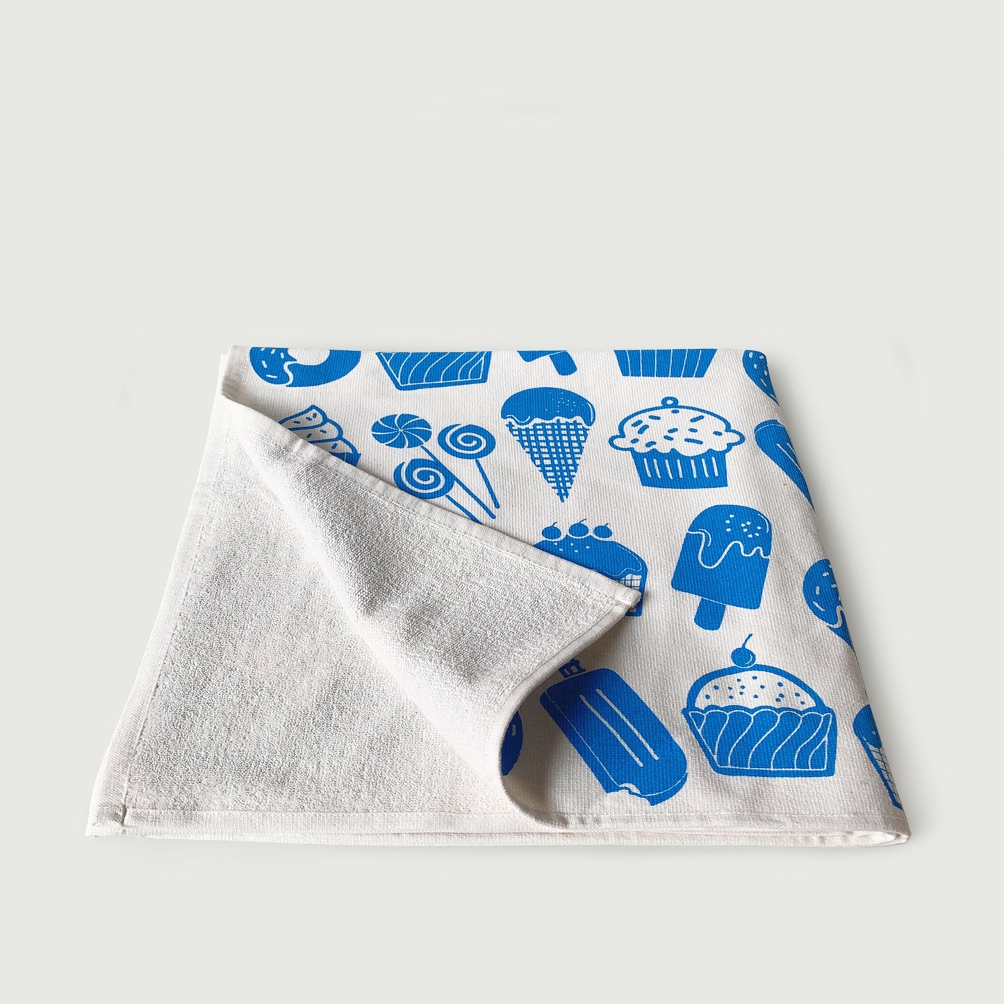Mapayah WRAP Candy Blue kids bath towel, folded view